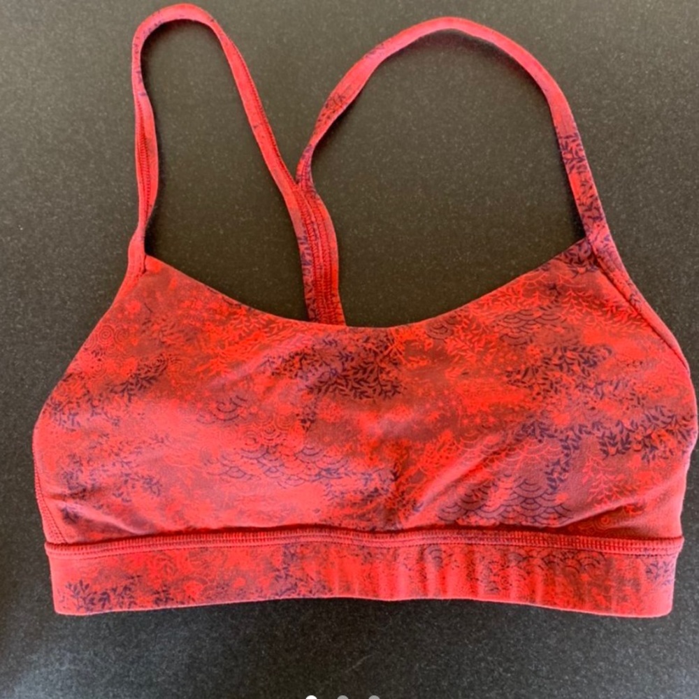 Red lululemon flow y bra size 4